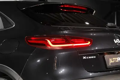Kia XCeed 1.5 T-GDi DCT — SUV compact dynamique, quasi neuf avec garantie constructeur — Thumbnail 26