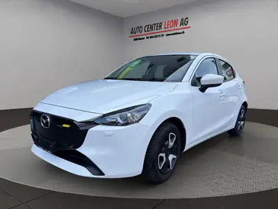 Mazda 2 SKYACTIV-G 90 — Citadine automatique économe, quasi neuve avec 8 pneus — side view
