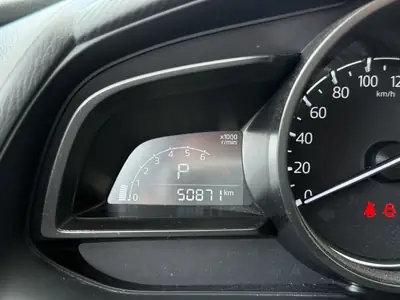 Mazda 2 SKYACTIV-G 90 — Citadine automatique économe, quasi neuve avec 8 pneus — Thumbnail 11