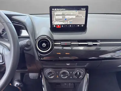 Mazda 2 SKYACTIV-G 90 — Citadine automatique économe, quasi neuve avec 8 pneus — Thumbnail 15