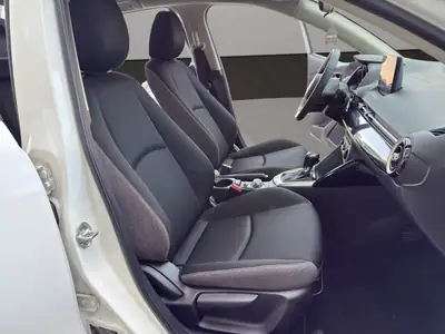 Mazda 2 SKYACTIV-G 90 — Citadine automatique économe, quasi neuve avec 8 pneus — Thumbnail 17