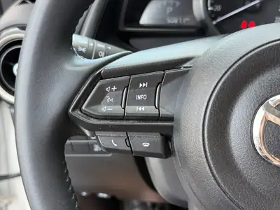 Mazda 2 SKYACTIV-G 90 — Citadine automatique économe, quasi neuve avec 8 pneus — Thumbnail 22