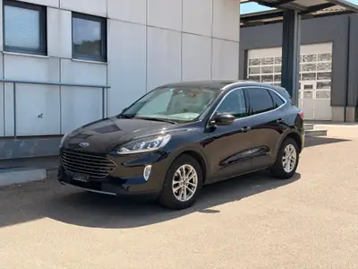 Ford Kuga 2.0 EcoBlue Titanium 4x4 — SUV diesel robuste, sans sinistre, 8 pneus neufs — vue extérieure