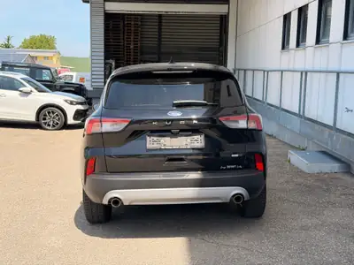 Ford Kuga 2.0 EcoBlue Titanium 4x4 — SUV diesel robuste, sans sinistre, 8 pneus neufs — détail