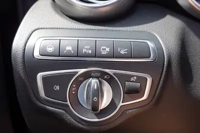 Mercedes-Benz C 43 AMG Cabriolet 4Matic — Décapotable sportive, pack AMG complet — Miniature 22