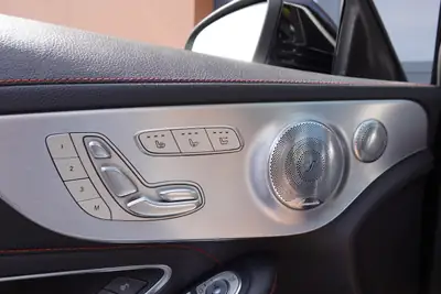 Mercedes-Benz C 43 AMG Cabriolet 4Matic — Décapotable sportive, pack AMG complet — Miniature 24