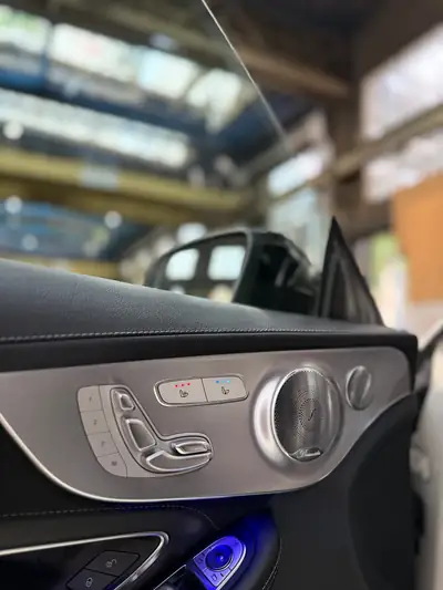 Mercedes-AMG C 63 S Coupé 2019 — 510 ch, Performance Seats et Hirsch Felgen — Armaturenbrett