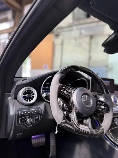 Mercedes-AMG C 63 S Coupé 2019 — 510 ch, Performance Seats et Hirsch Felgen — Detail