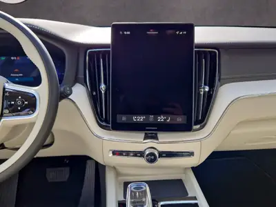 Volvo XC60 2.0 T8 TE Ultra Dark eAWD — SUV hybride rechargeable, 20 km au compteur — Miniature 15