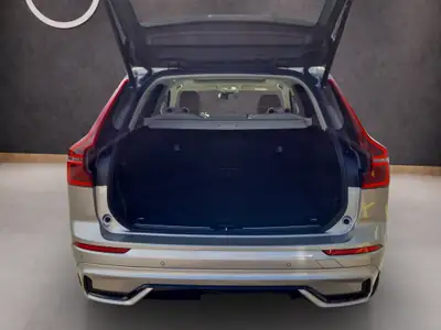 Volvo XC60 2.0 T8 TE Ultra Dark eAWD — SUV hybride rechargeable, 20 km au compteur — Miniature 13