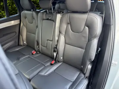 Volvo XC90 2.0 T8 TE Black Edition — SUV 7 places hybride rechargeable, 25 km seulement — Miniature 10