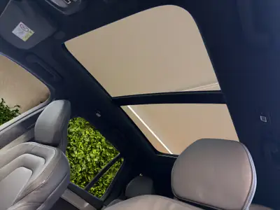 Volvo XC90 2.0 T8 TE Black Edition — SUV 7 places hybride rechargeable, 25 km seulement — Miniature 11