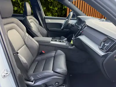 Volvo XC90 2.0 T8 TE Black Edition — SUV 7 places hybride rechargeable, 25 km seulement — Miniature 16