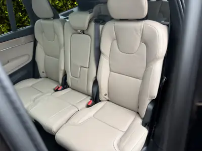 Volvo XC90 2.0 T8 TE XCLUSIVE Edition Dark — SUV 7 places hybride rechargeable, 25 km seulement — Miniature 10