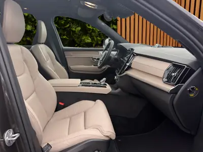 Volvo XC90 2.0 T8 TE XCLUSIVE Edition Dark — SUV 7 places hybride rechargeable, 25 km seulement — Miniature 16