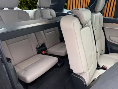 Volvo XC90 2.0 T8 TE XCLUSIVE Edition Dark — SUV 7 places hybride rechargeable, 25 km seulement — Miniature 17
