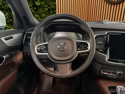 Volvo XC90 2.0 T8 — SUV 7 places hybride rechargeable, 52 500 km seulement — Miniature 15