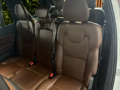 Volvo XC90 2.0 T8 — SUV 7 places hybride rechargeable, 52 500 km seulement — Miniature 17
