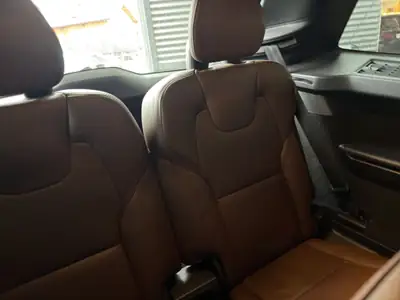 Volvo XC90 2.0 T8 — SUV 7 places hybride rechargeable, 52 500 km seulement — Miniature 21