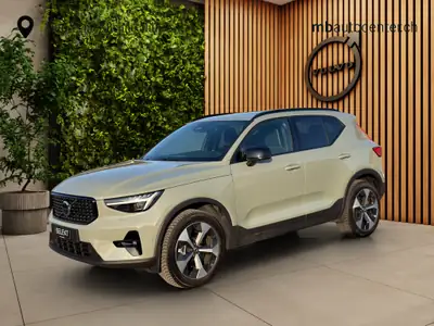 Volvo XC40 2.0 B4 MH Plus Dark 2024 — SUV hybride essence, 15 600 km seulement — vue extérieure