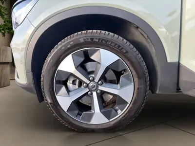 Volvo XC40 2.0 B4 MH Plus Dark 2024 — SUV hybride essence, 15 600 km seulement — Miniature 9