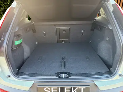Volvo XC40 2.0 B4 MH Plus Dark 2024 — SUV hybride essence, 15 600 km seulement — Miniature 18