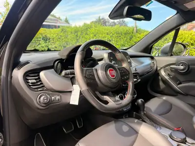 Fiat 500X 1.3 GSE Sport — Citadin urbain compact, sièges cuir chauffants et GPS intégrés — Miniature 9