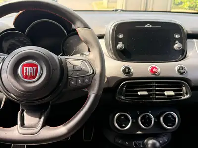 Fiat 500X 1.3 GSE Sport — Citadin urbain compact, sièges cuir chauffants et GPS intégrés — Miniature 13