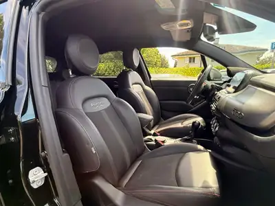 Fiat 500X 1.3 GSE Sport — Citadin urbain compact, sièges cuir chauffants et GPS intégrés — Miniature 19