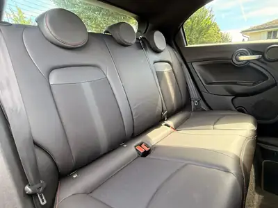 Fiat 500X 1.3 GSE Sport — Citadin urbain compact, sièges cuir chauffants et GPS intégrés — Miniature 20
