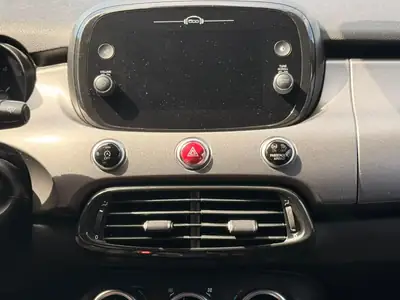 Fiat 500X 1.3 GSE Sport — Citadin urbain compact, sièges cuir chauffants et GPS intégrés — Miniature 21