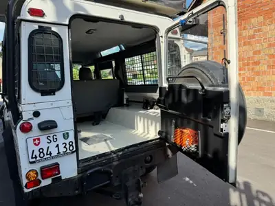 Land Rover Defender 2.5 TDi Station Wagon — Légende 4x4 avec équipements d'expédition — Armaturenbrett