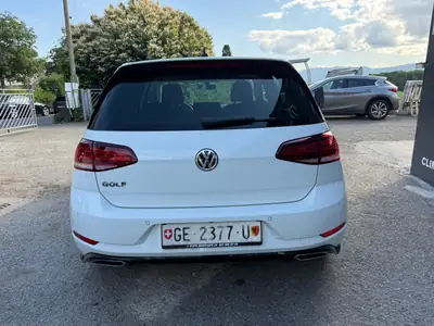 VW Golf 1.5 TSI R-Line EVO — Berline dynamique, 82000 km, faible consommation — détail
