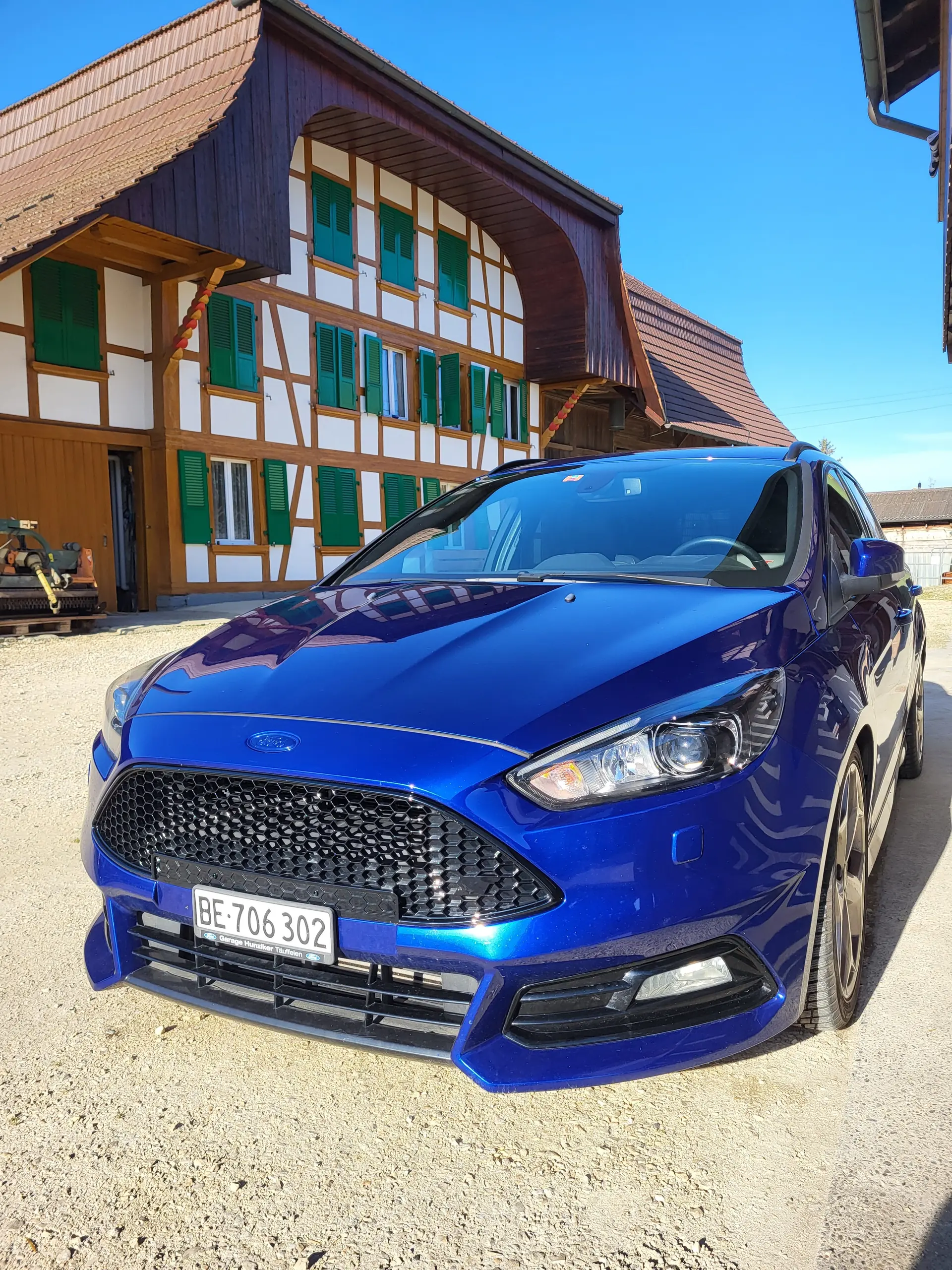 Ford Focus 2.0i EcoBoost ST-3 — Break sportif 250 ch, consommation maîtrisée — Außenansicht