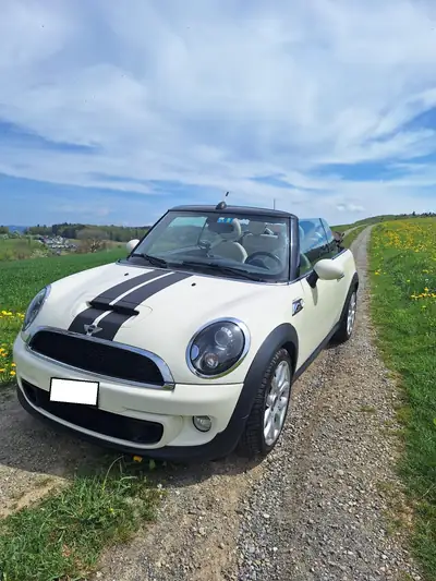 MINI Cabrio Cooper S — Cabriolet sportif et élégant, 185 ch — Heckansicht