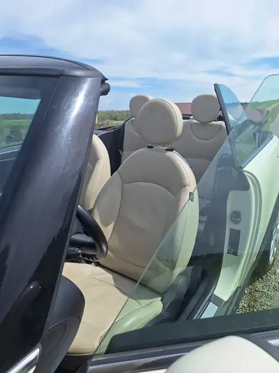 MINI Cabrio Cooper S — Cabriolet sportif et élégant, 185 ch — Innenraum