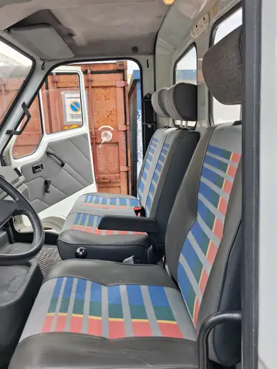 Renault B 90 Autotransporter — Utilitaire diesel robuste, kilométrage exceptionnel — Innenraum