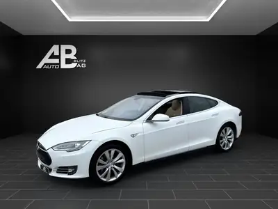 Tesla Model S 85 — Berline électrique haute performance, Supercharging gratuit à vie — side view