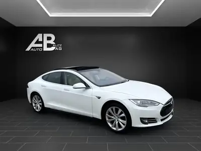 Tesla Model S 85 — Berline électrique haute performance, Supercharging gratuit à vie — detail