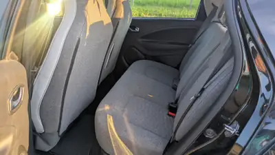 Renault Zoé Intens R135 — Électrique urbaine, 80 000 km, batterie en location — détail