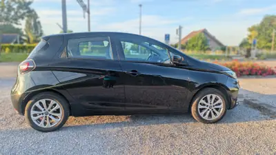 Renault Zoé Intens R135 — Électrique urbaine, 80 000 km, batterie en location — intérieur