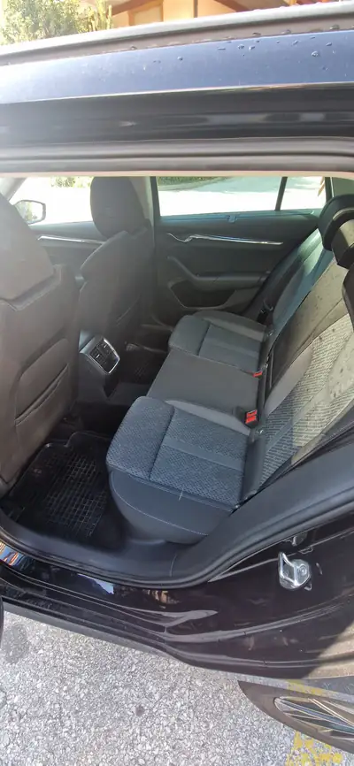 Skoda Octavia 2.0 TSI 4x4 — Break dynamique, très soigné, 28 000 km seulement — interior
