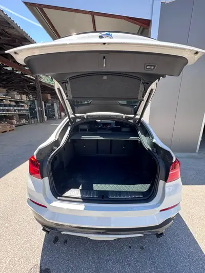 BMW X4 M40i — SUV coupé sportif, 360 ch et seulement 86 000 km — interior