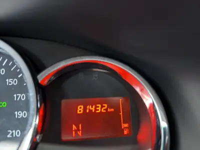 Dacia Logan MCV 0.9 Ambiance — Break robuste, climatisé et navigué — Thumbnail 11