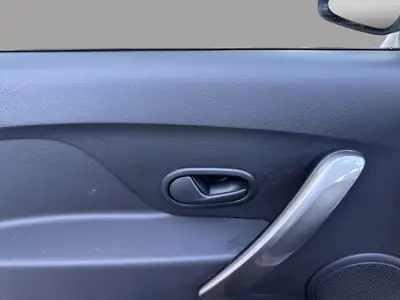 Dacia Logan MCV 0.9 Ambiance — Break robuste, climatisé et navigué — Thumbnail 12