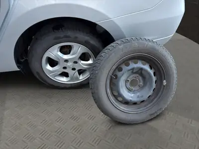 Dacia Logan MCV 0.9 Ambiance — Break robuste, climatisé et navigué — Thumbnail 20