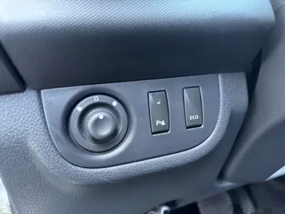 Dacia Logan MCV 0.9 Ambiance — Break robuste, climatisé et navigué — Thumbnail 22
