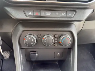 Dacia Sandero TCe 90 Comfort — Citadine économique et fiable, sans accident — Thumbnail 15