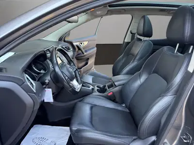 Nissan Qashqai 1.3 DIG-T Tekna — SUV polyvalent, toit panoramique et entretien à jour — Thumbnail 9