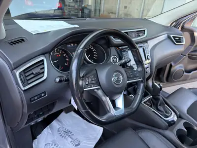 Nissan Qashqai 1.3 DIG-T Tekna — SUV polyvalent, toit panoramique et entretien à jour — Thumbnail 25